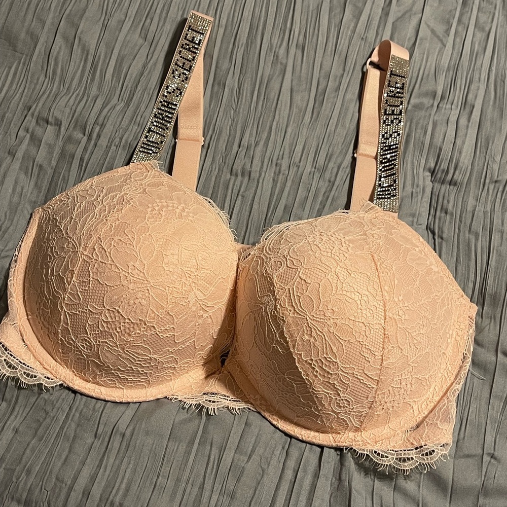 Victoria’s Secret Bra 38D